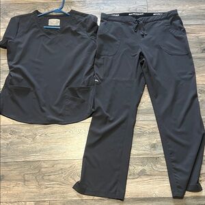 Skechers Grey Scrub Top and Pants Set